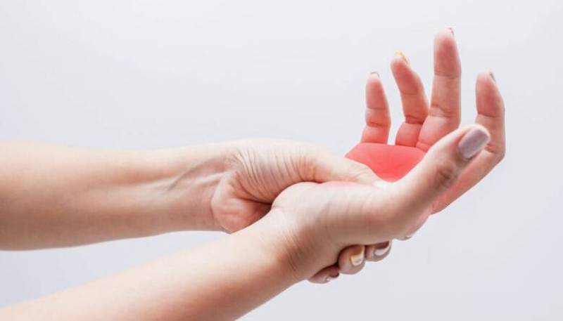 چرا دست و پایم گزگز می کند؟